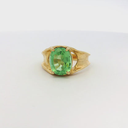 14k Yellow Gold Oval Cut Peridot Center Stone Ring