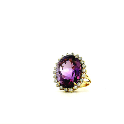 14k Yellow Gold 30ct Oval Amethyst Halo Diamond Accent Cocktail Ring — photo 10 of 11