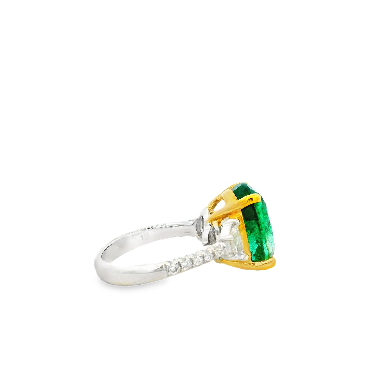 18k Two-Tone Gold 8.00ct Oval Cut Natural Emerald and 0.38ctw Diamond Ring — photo 11 of 12