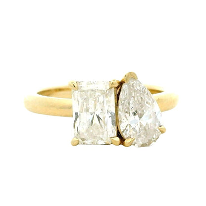14k Yellow Gold GIA Certified 1.01ct Rectangular Brilliant and 0.80ct Pear Cut Diamond Toi Et Moi Ring — top-down view