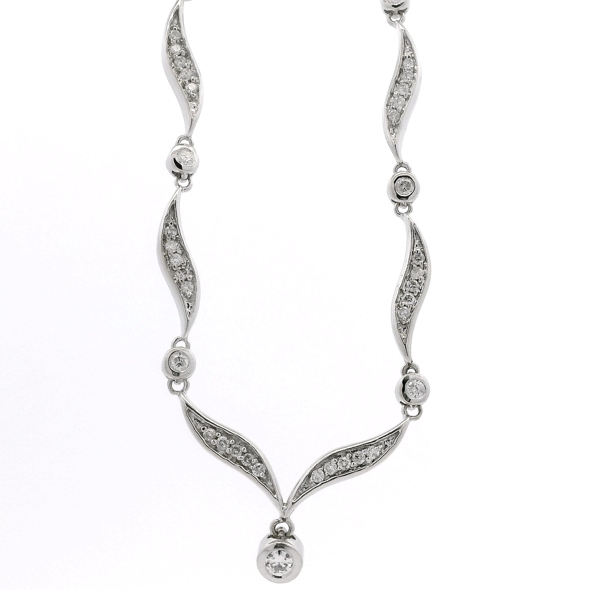 14k White Gold 0.90ctw Round Brilliant Diamond V-Shaped Necklace — front view