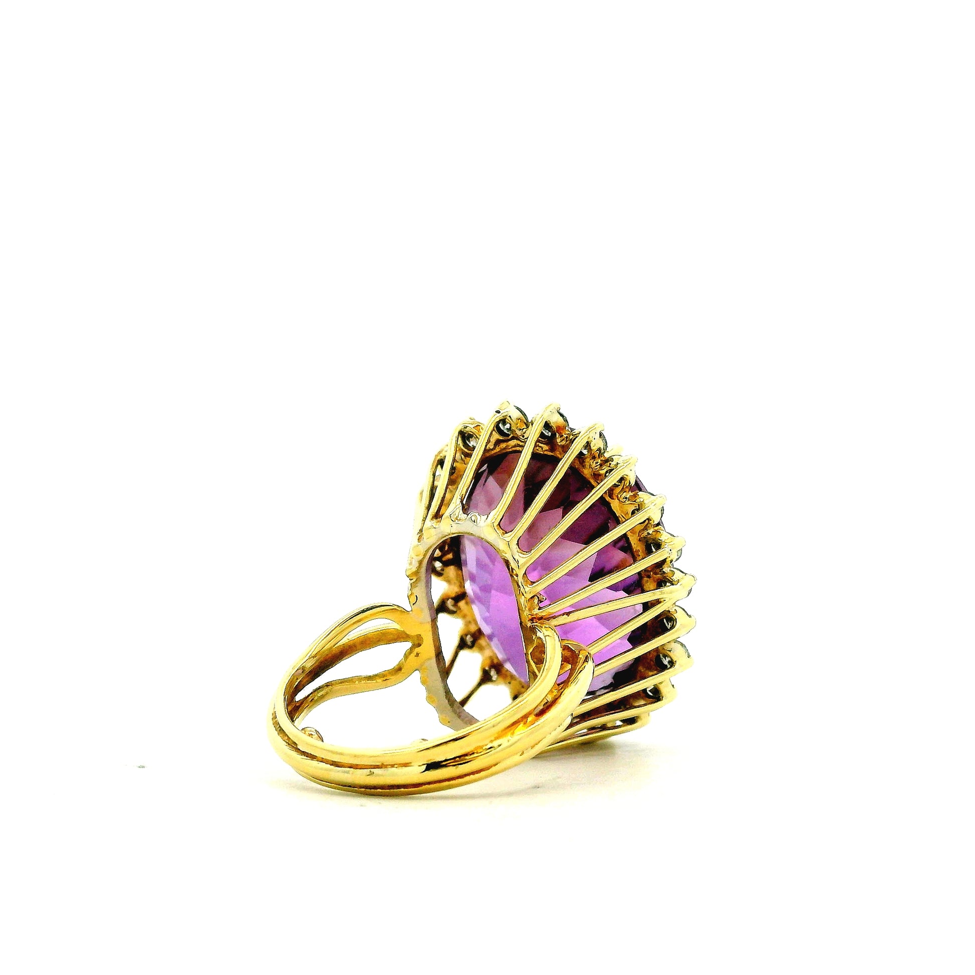 14k Yellow Gold 30ct Oval Amethyst Halo Diamond Accent Cocktail Ring — right three-quarter angle