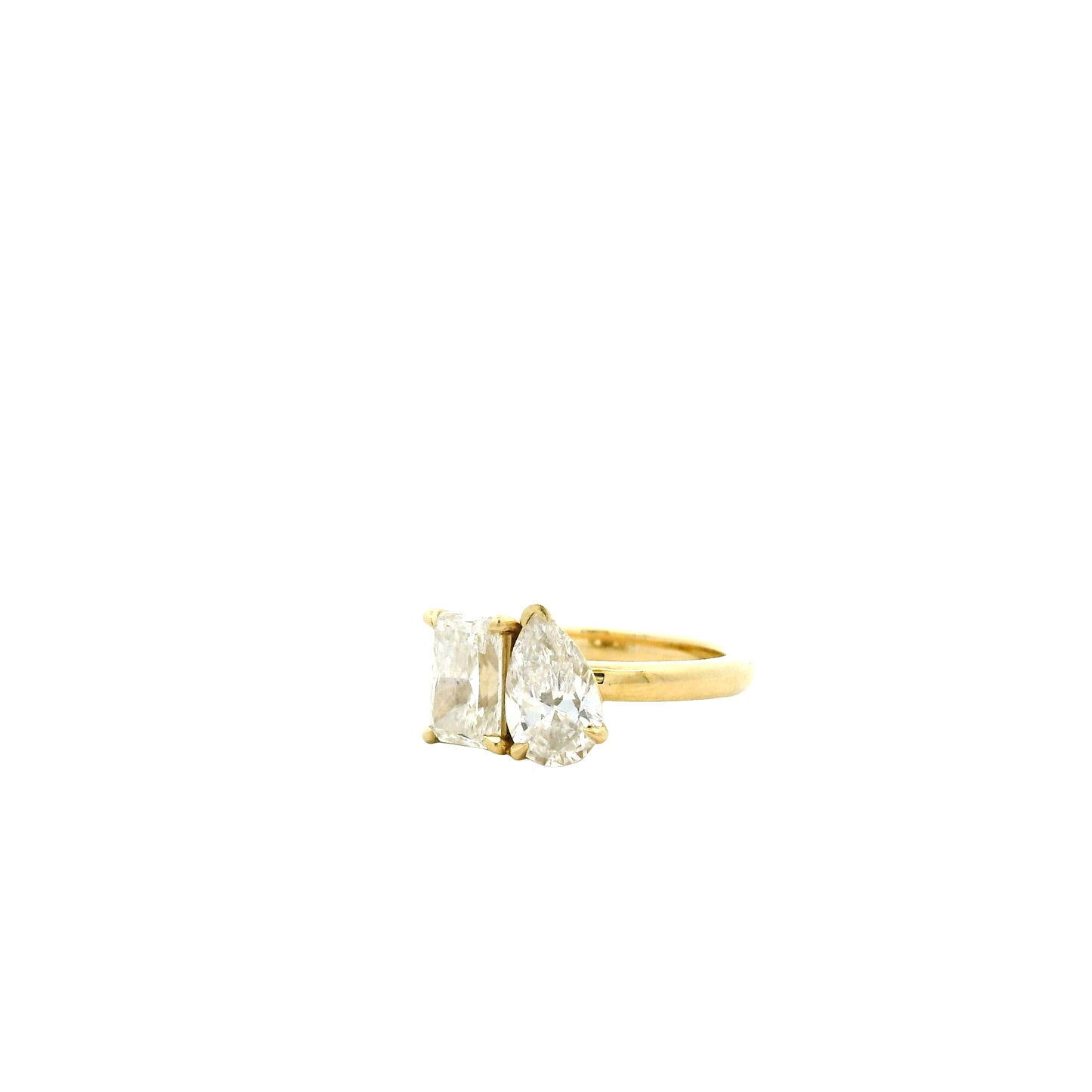 14k Yellow Gold GIA Certified 1.01ct Rectangular Brilliant and 0.80ct Pear Cut Diamond Toi Et… — right three-quarter angle