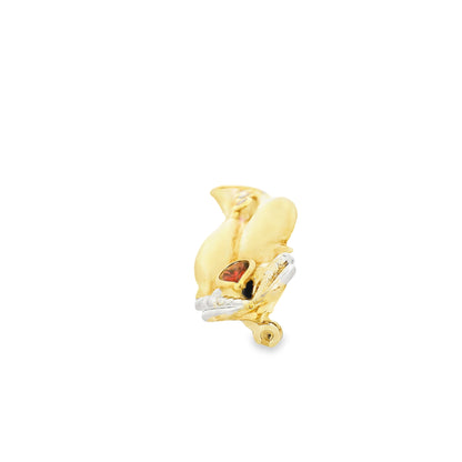 18k Yellow Gold Figural Bird Brooch with 0.27ctw Diamond and Red Stone Accent — macro detail of the stones