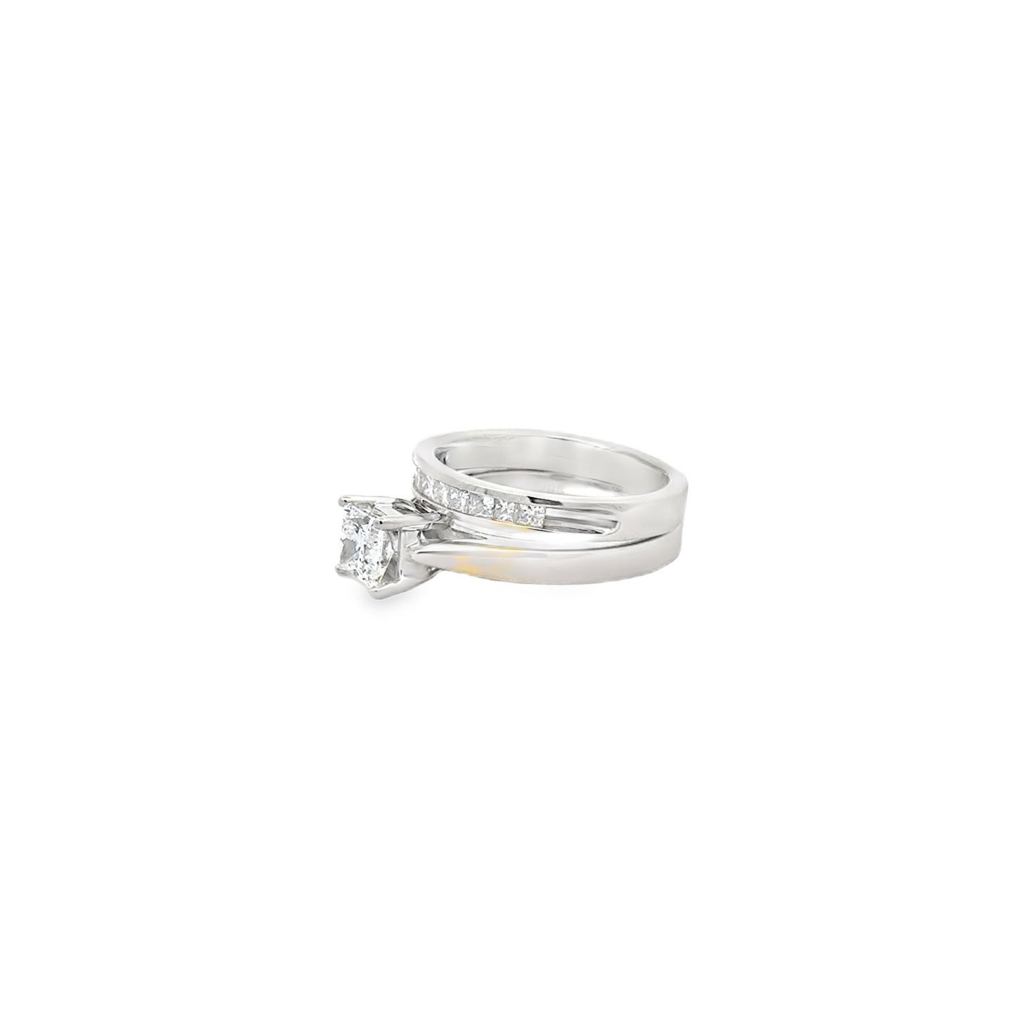14k White Gold 0.96ct Princess Cut Diamond Solitaire Engagement Ring — macro detail of the stones