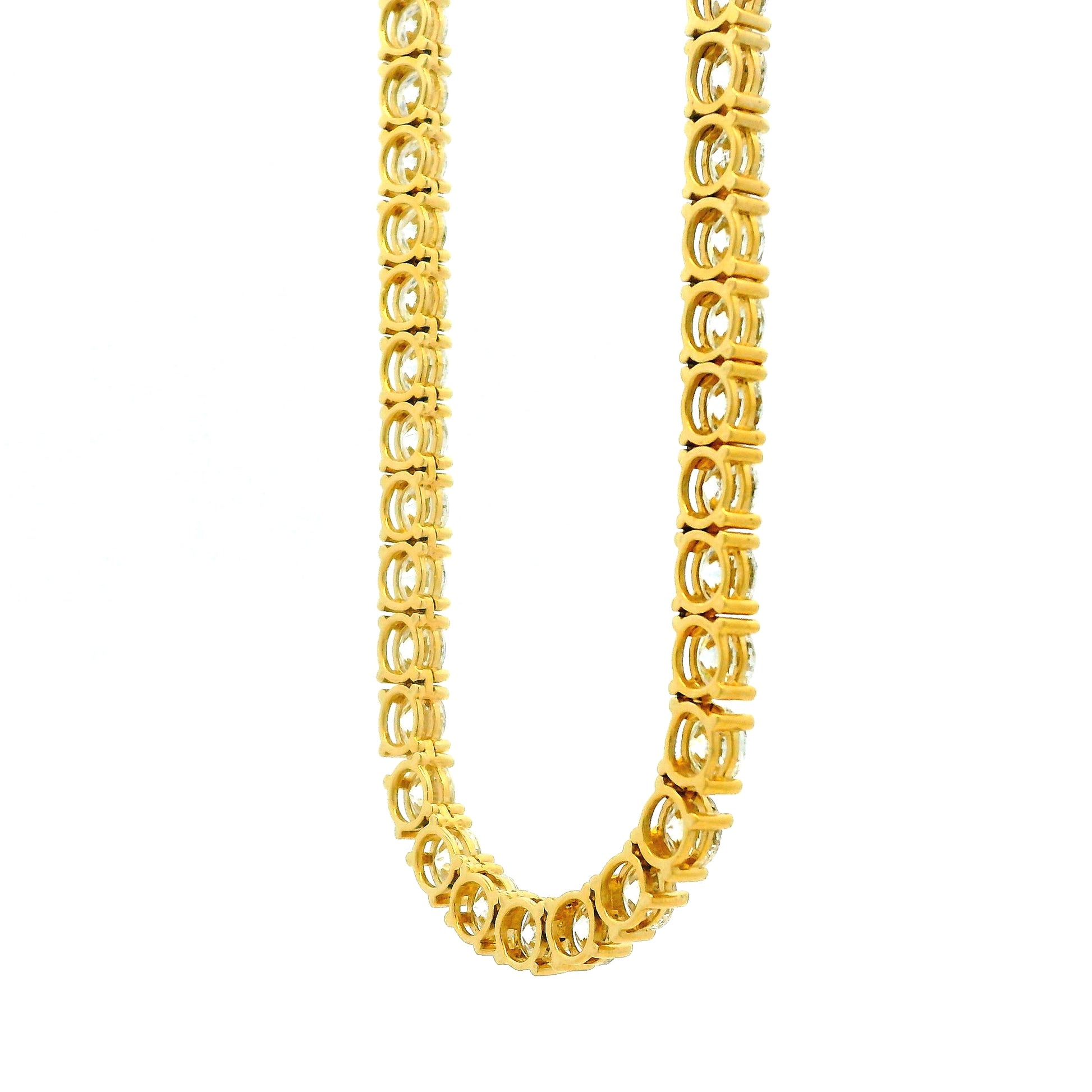14k Yellow Gold 41.15ctw Round Brilliant Diamond Tennis Necklace 17" — macro detail of the centerpiece