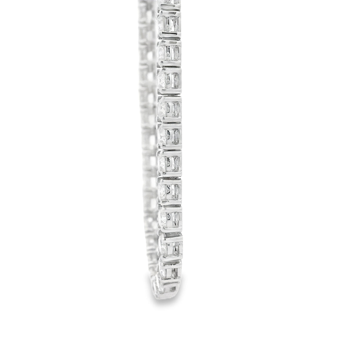14k White Gold 13.72ctw Round Brilliant Diamond Tennis Necklace 17" — macro detail of the centerpiece