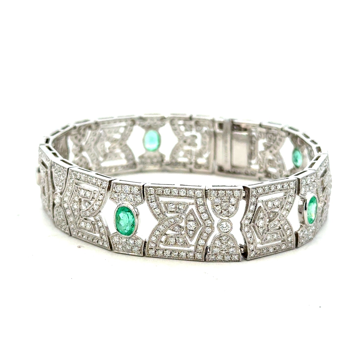 18k White Gold 4.47ctw Diamond Pavé and 0.83ct Emerald Art Deco Bracelet — macro detail of the clasp
