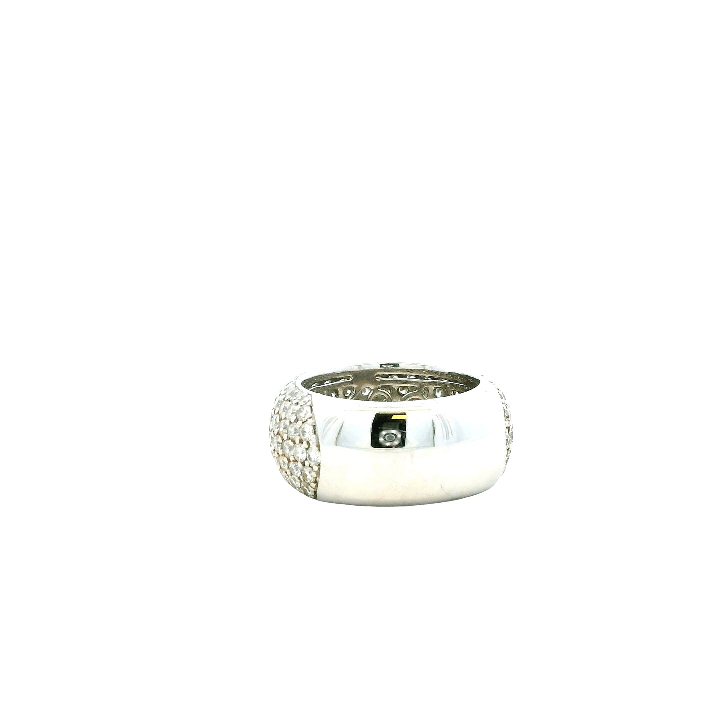 18k White Gold 3.65ctw Round Brilliant Diamond Pavé Ring — macro detail of the stones