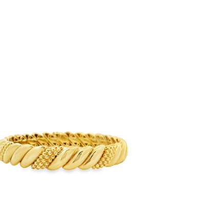 Gabriel & Co. 14k Yellow Gold Bujukan Split Bangle Bracelet — macro detail of the clasp