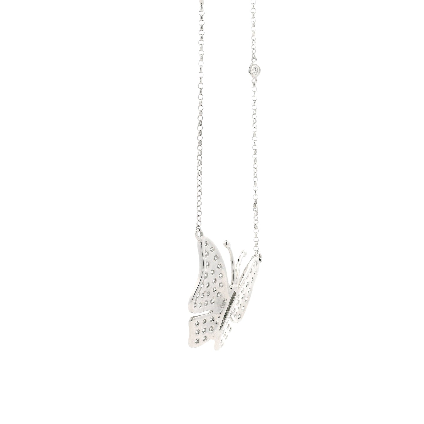 18k White Gold 1.04ctw Round Brilliant Diamond Butterfly Pendant Necklace — macro detail of the centerpiece