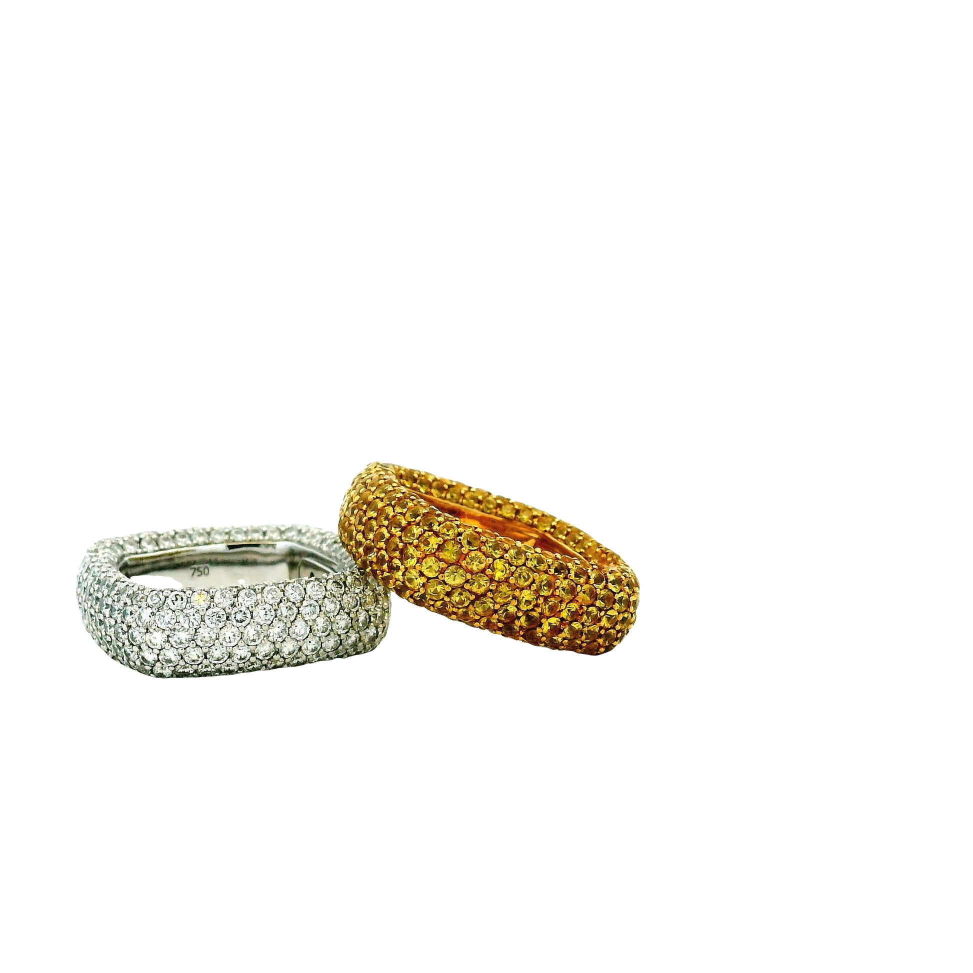 14k White Gold 3-4ctw Round Brilliant Diamond Pavé Band Ring — macro detail of the stones