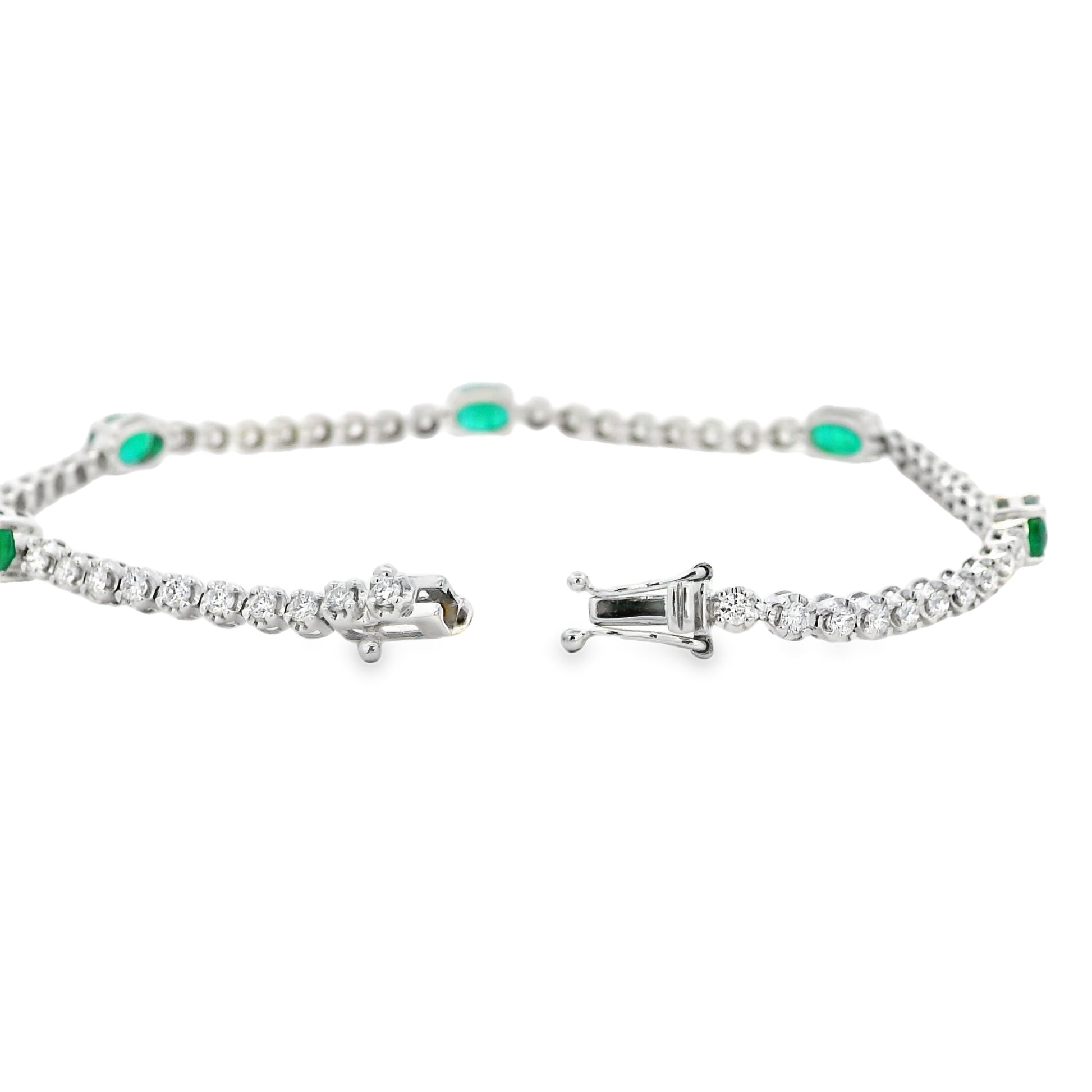 14k White Gold 5.88ctw Oval Emerald and Round Brilliant Diamond Tennis Bracelet — macro detail of the clasp
