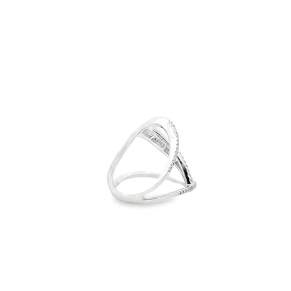 14k White Gold 0.90ctw Baguette and Round Brilliant Diamond Bypass Ring — macro detail of the stones