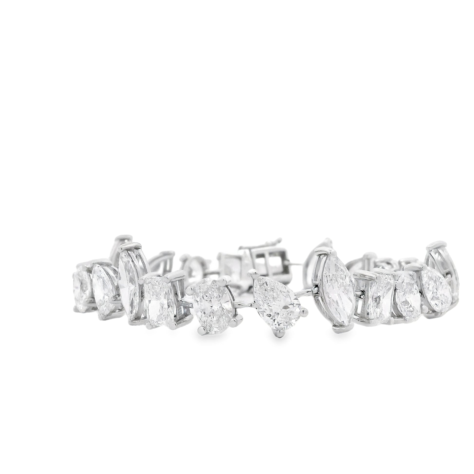 14k White Gold 22.86ctw Mixed Cut Lab Grown Diamond Bracelet — macro detail of the clasp