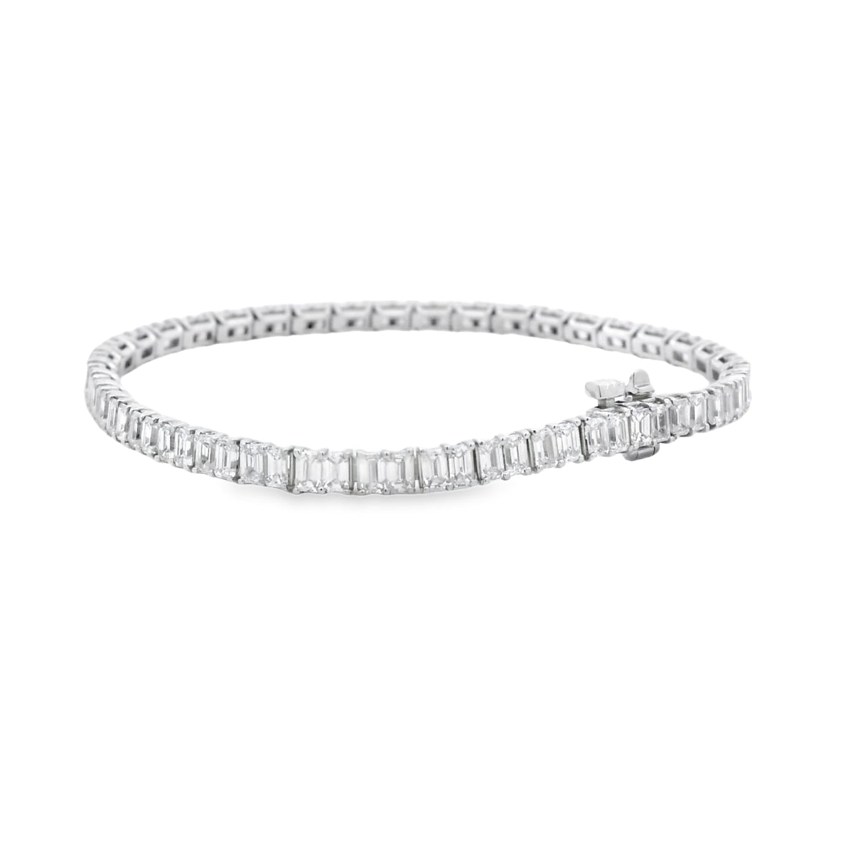 18k White Gold 6.80ctw Emerald Cut Diamond Tennis Bracelet — macro detail of the clasp