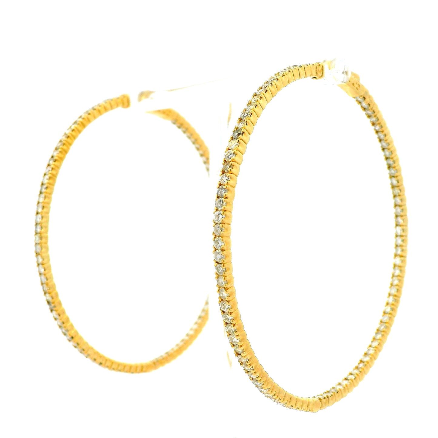 14k Yellow Gold 4.92ctw Natural Round Brilliant Inside-Out Giant Hoop Earrings — macro detail of the stone