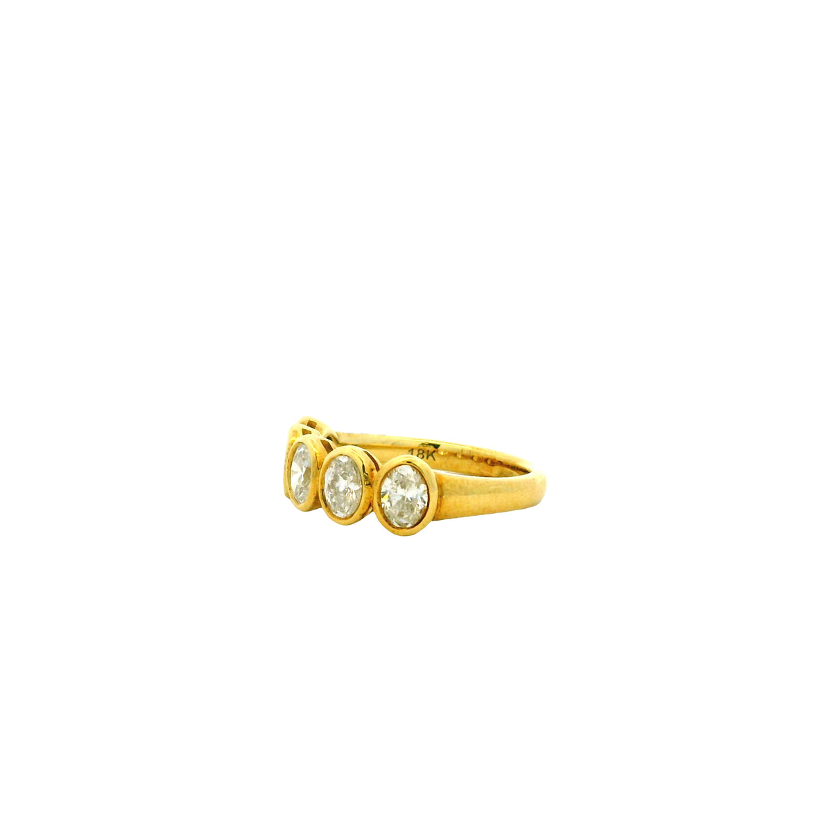 18k Yellow Gold 1.55ctw Oval Cut Natural Diamond Bezel Set Band Ring — macro detail of the stones