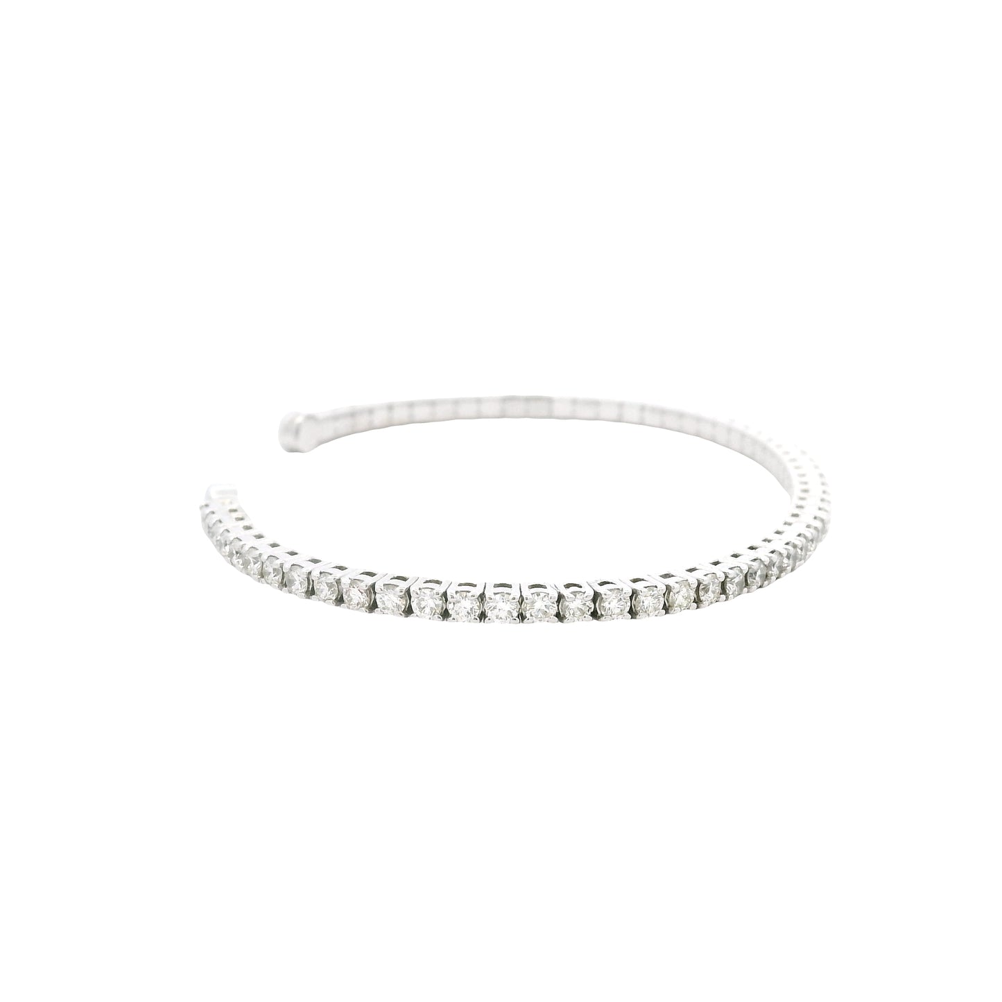 14k White Gold 2.60ctw Round Brilliant Diamond Flexible Pavé Bangle Bracelet — macro detail of the clasp