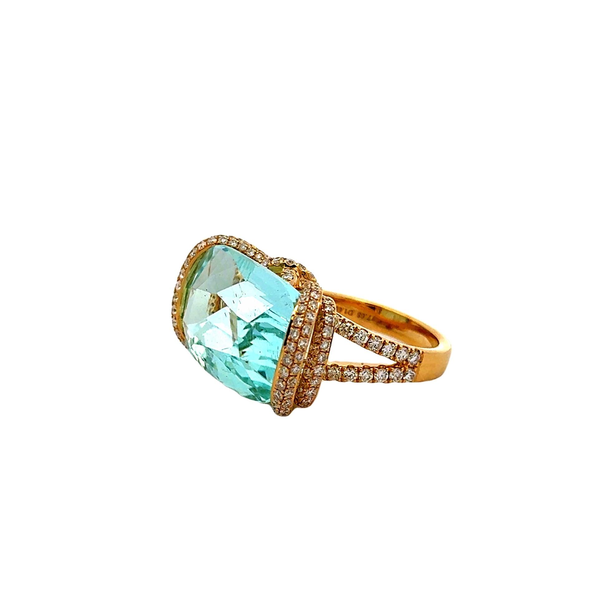 18k Yellow Gold 17.68ct Cushion Cut Aquamarine Halo Cocktail Ring — macro detail of the stones
