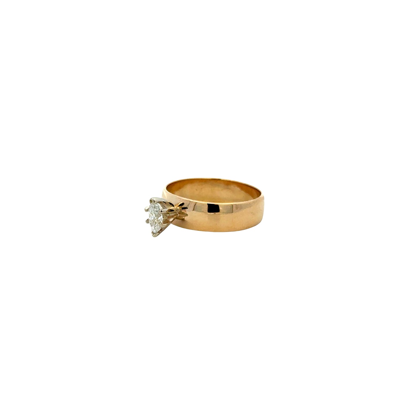 14k Yellow Gold 0.28ct Marquise Diamond Solitaire Ring — macro detail of the stones
