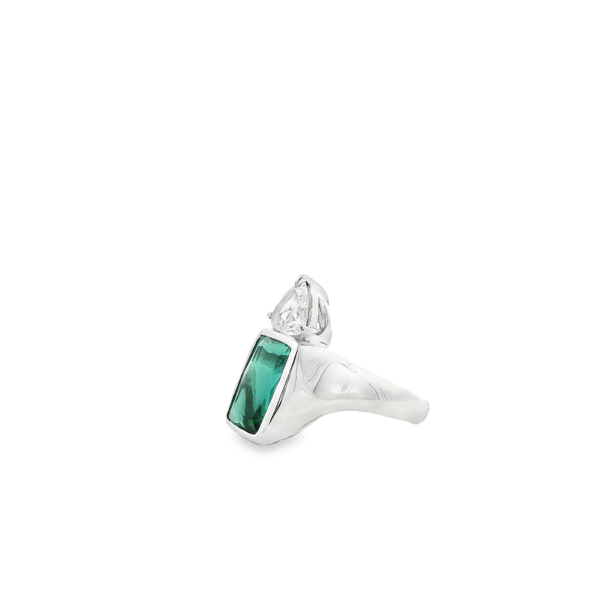 Platinum 4ct Tourmaline and 0.90ctw Trilliant Cut Diamond Ring — macro detail of the stones