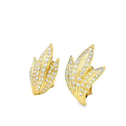 18k Yellow Gold 2.50ctw Round Brilliant Diamond Pavé Leaf Motif Earrings — macro detail of the stone