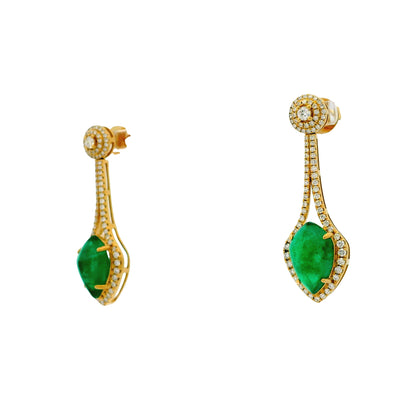 18k Yellow Gold 10.82ct Emerald and 1.50ctw Round Brilliant Diamond Dangle Earrings — macro detail of the stone