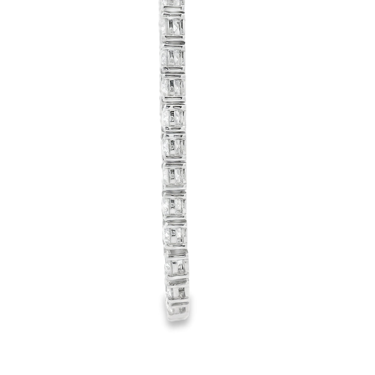 14k White Gold 13.72ctw Round Brilliant Diamond Tennis Necklace 17" — clasp detail