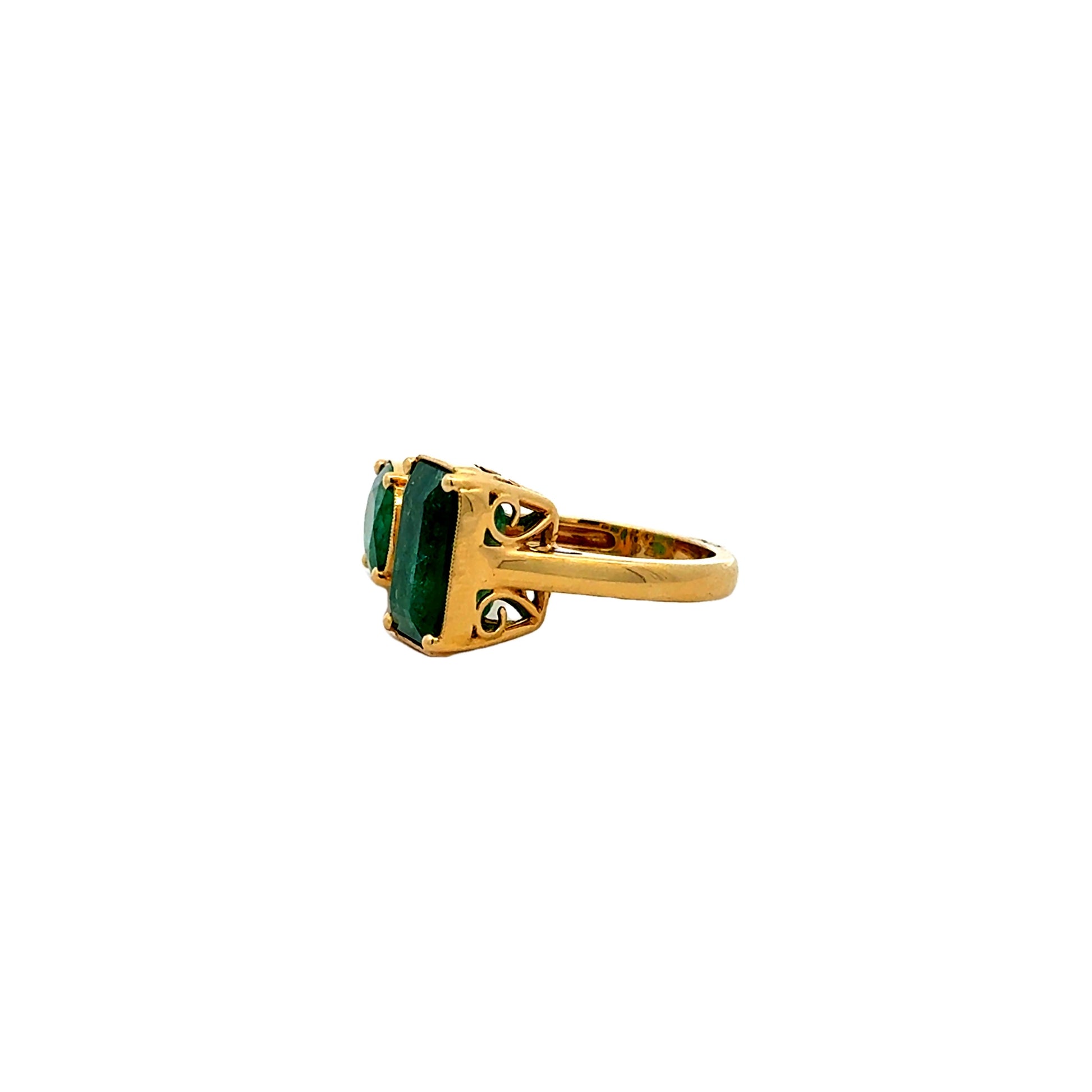 18k Yellow Gold 7.65ctw Two-Stone Natural Emerald Toi et Moi Ring — side profile showing the band