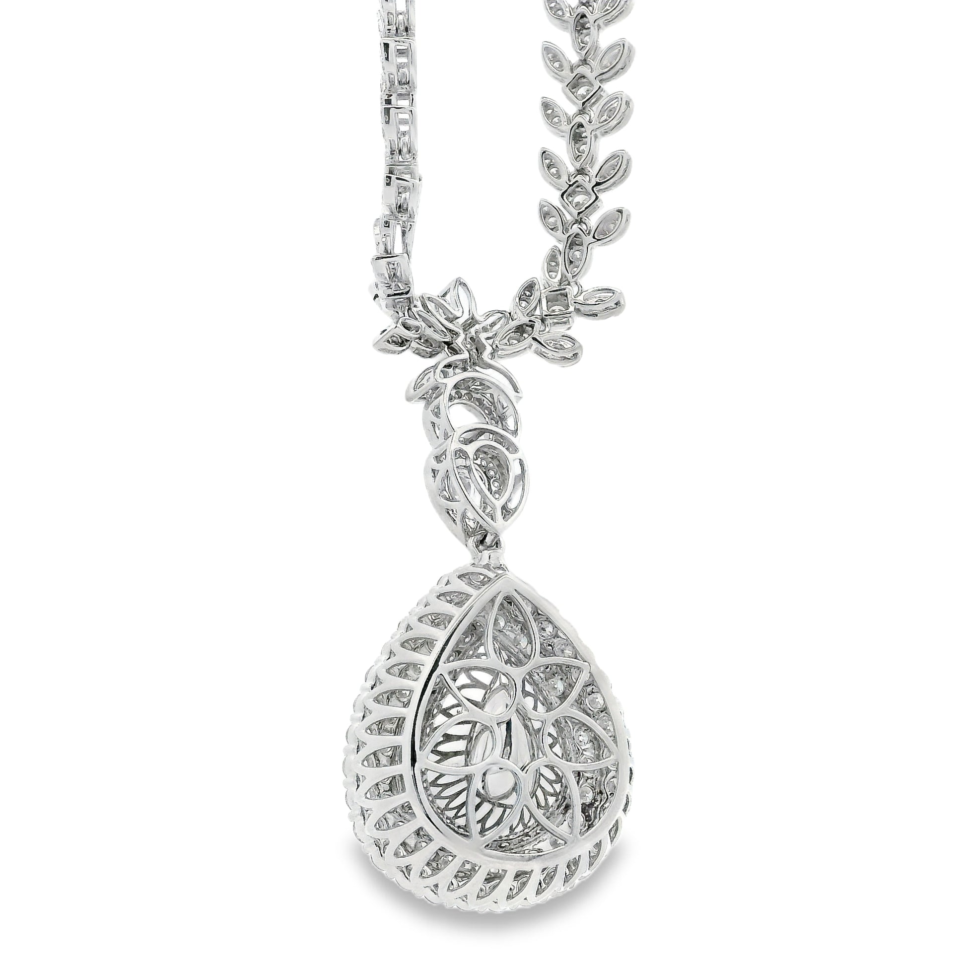 18k White Gold GIA Certified 19.58ct Paraiba Tourmaline & 6.58ctw Diamond Necklace — clasp detail