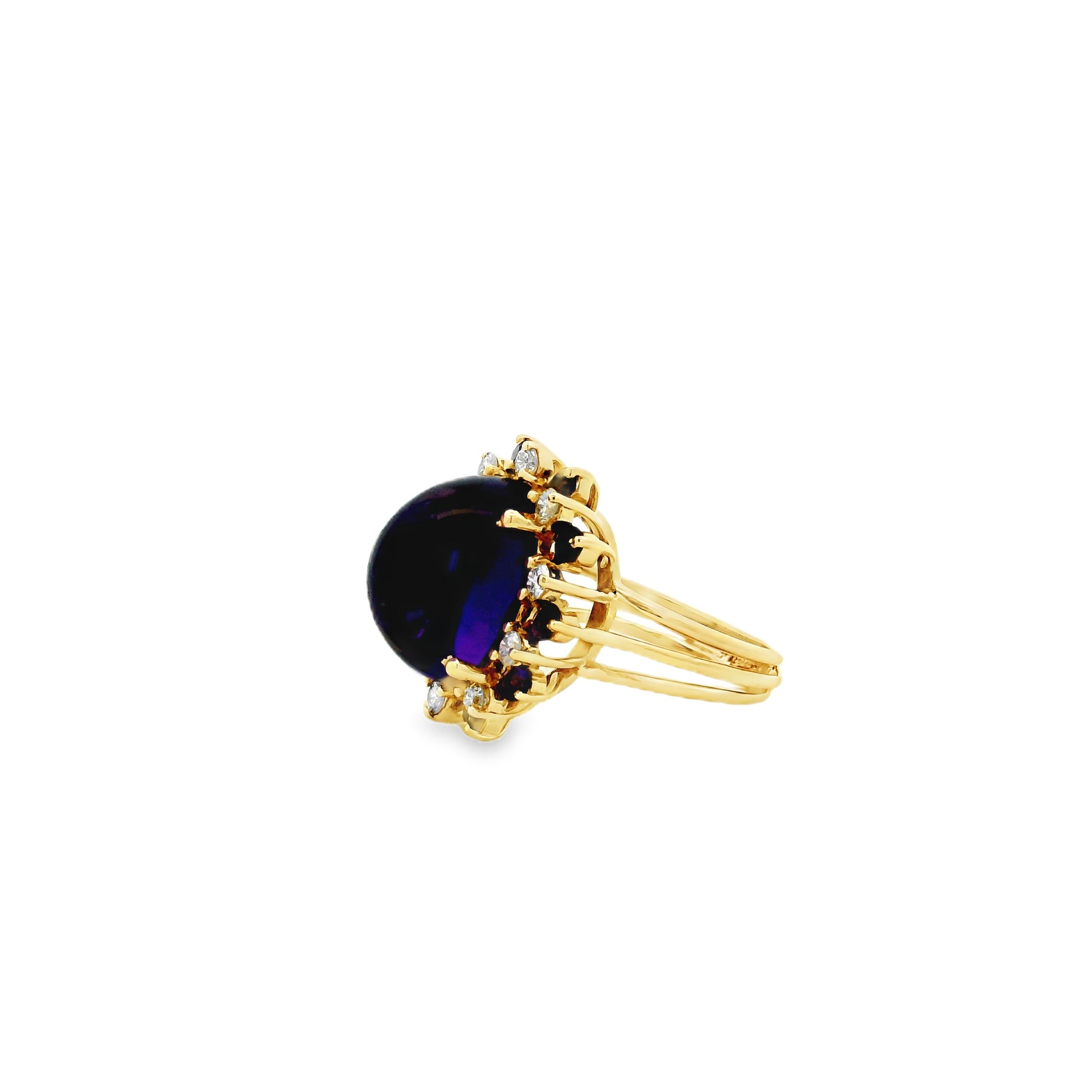 14k Yellow Gold 1.50ct Oval Amethyst Halo Cocktail Ring — side profile showing the band