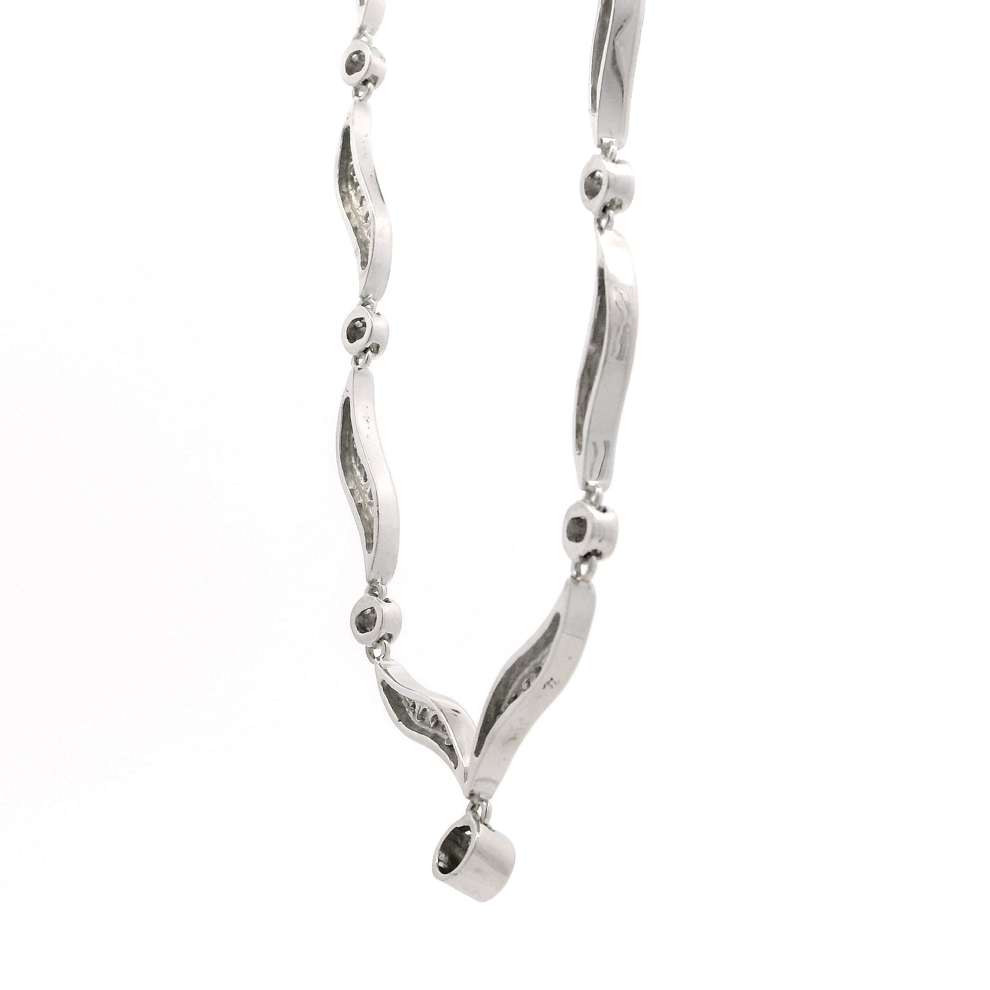 14k White Gold 0.90ctw Round Brilliant Diamond V-Shaped Necklace — side profile showing case thickness