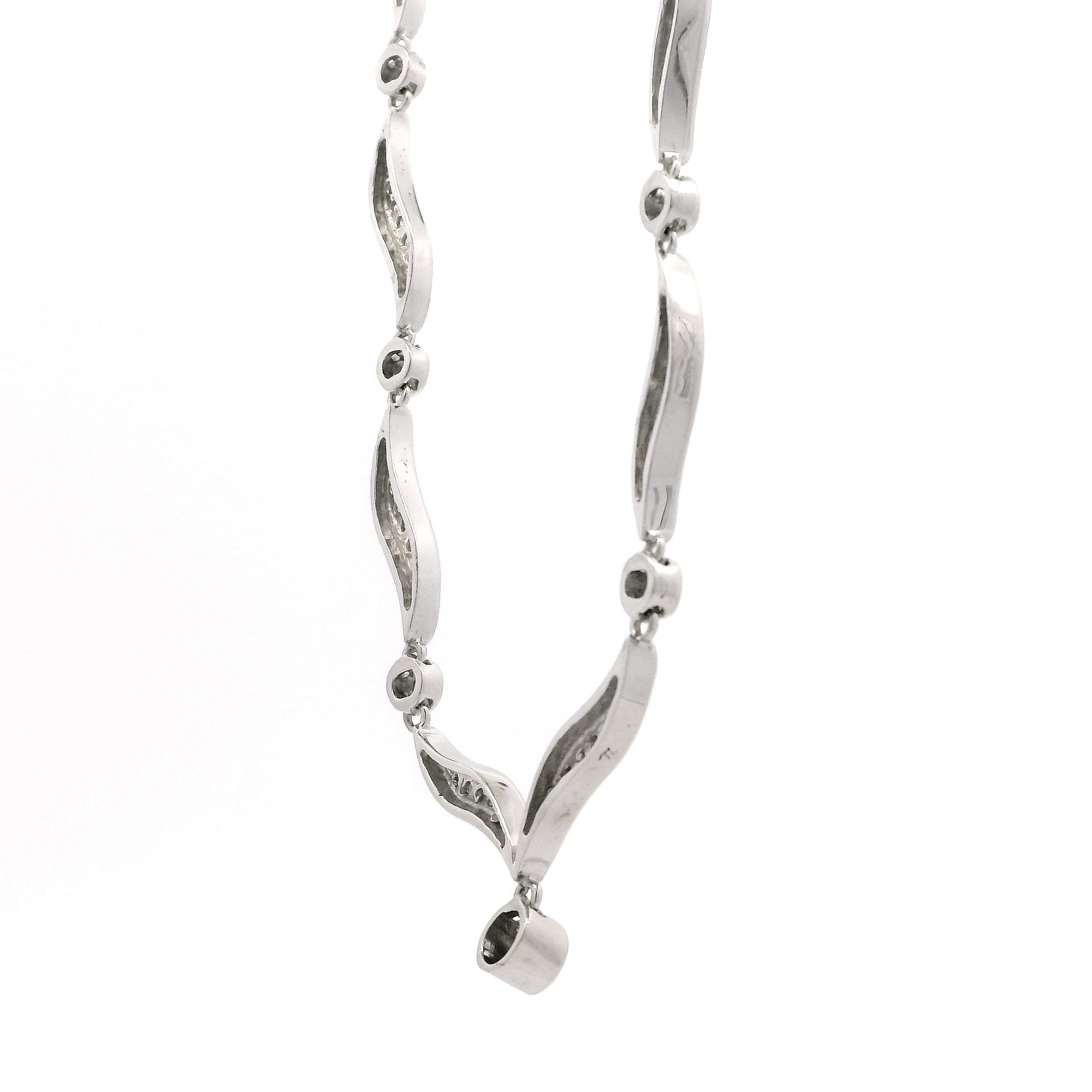 14k White Gold 0.90ctw Round Brilliant Diamond V-Shaped Necklace — side profile showing case thickness