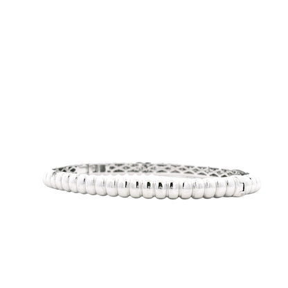 18k White Gold 1.30ctw Round Brilliant Diamond Pavé Scalloped Bangle Bracelet — reverse view