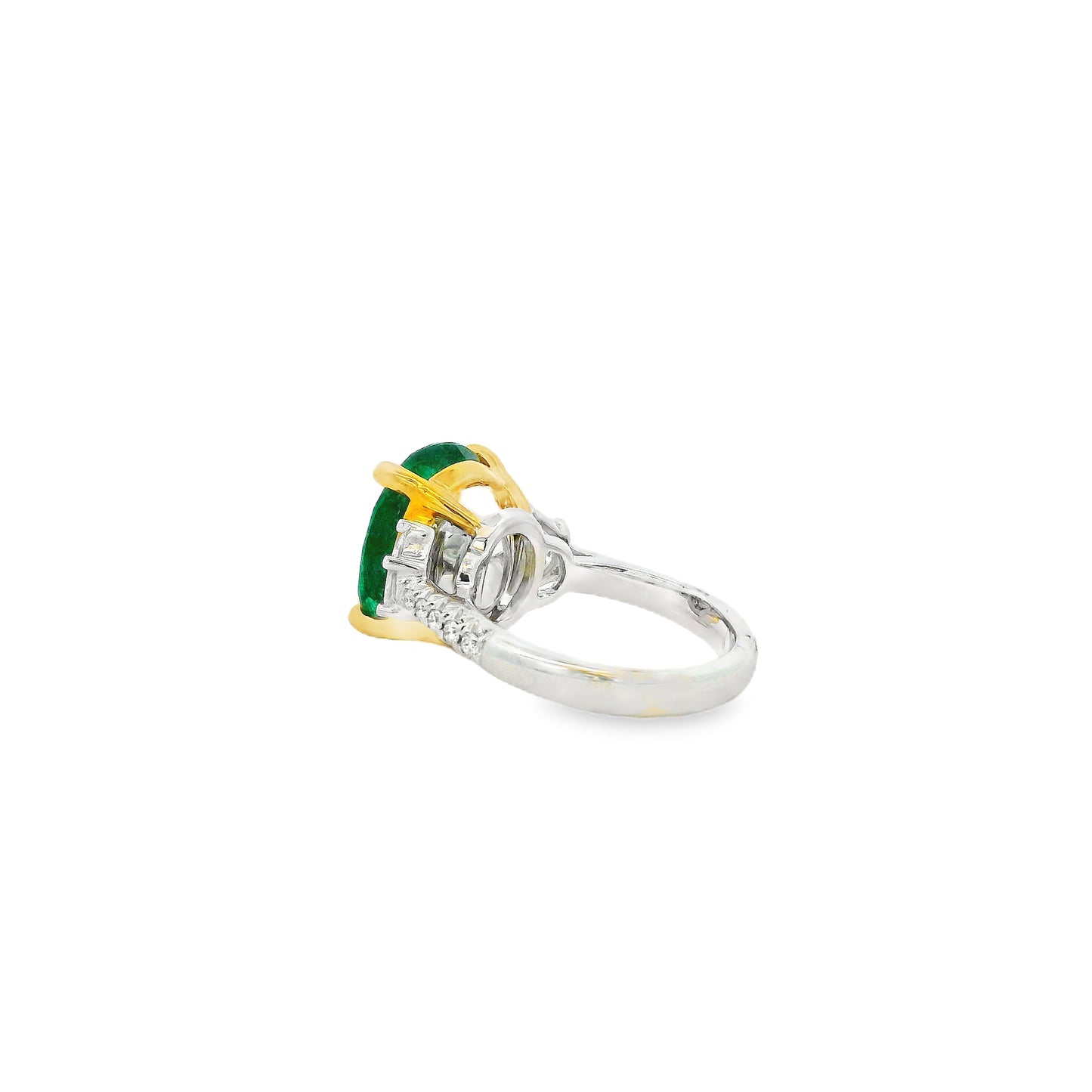 18k Two-Tone Gold 8.00ct Oval Cut Natural Emerald and 0.38ctw Diamond Ring — underside view