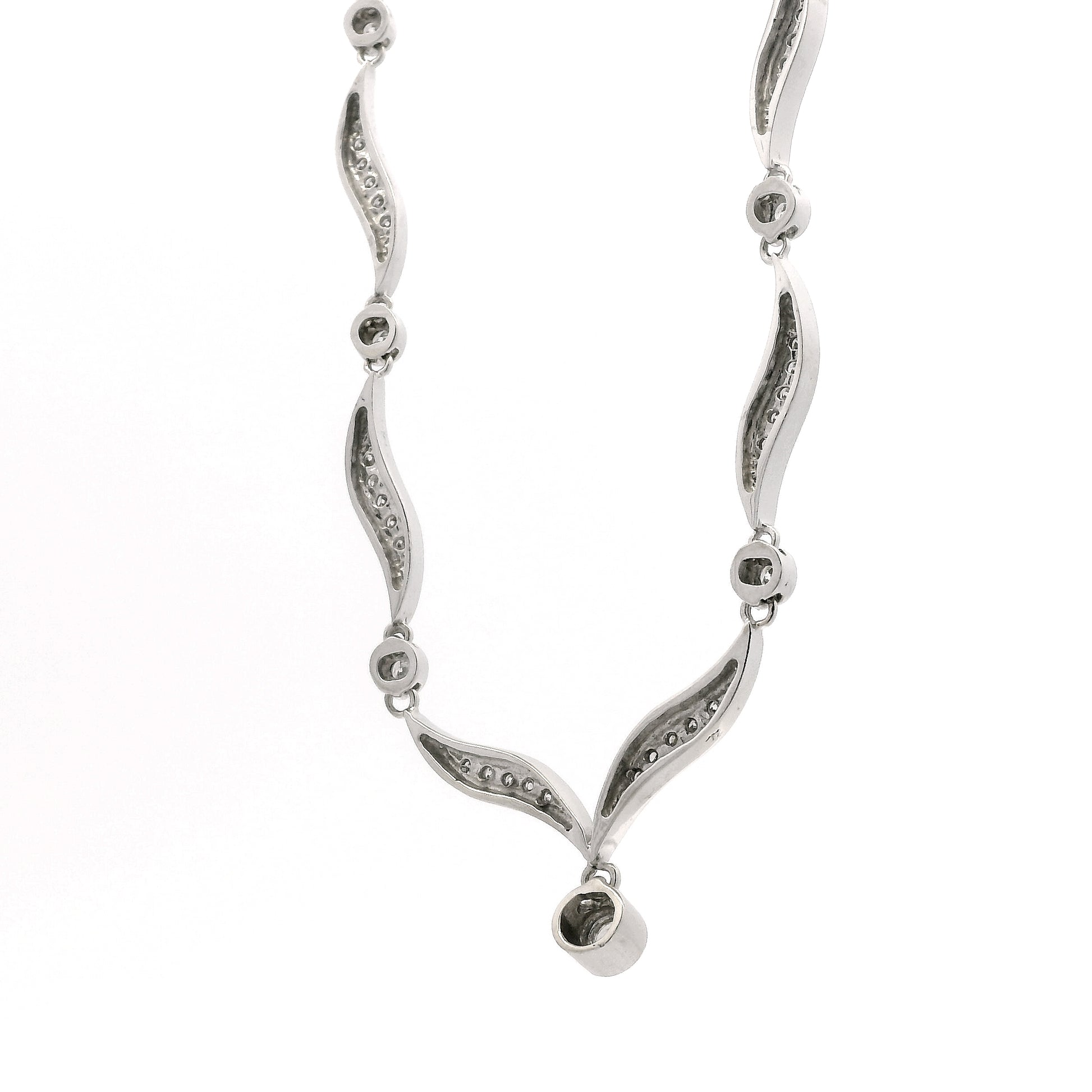 14k White Gold 0.90ctw Round Brilliant Diamond V-Shaped Necklace — caseback view