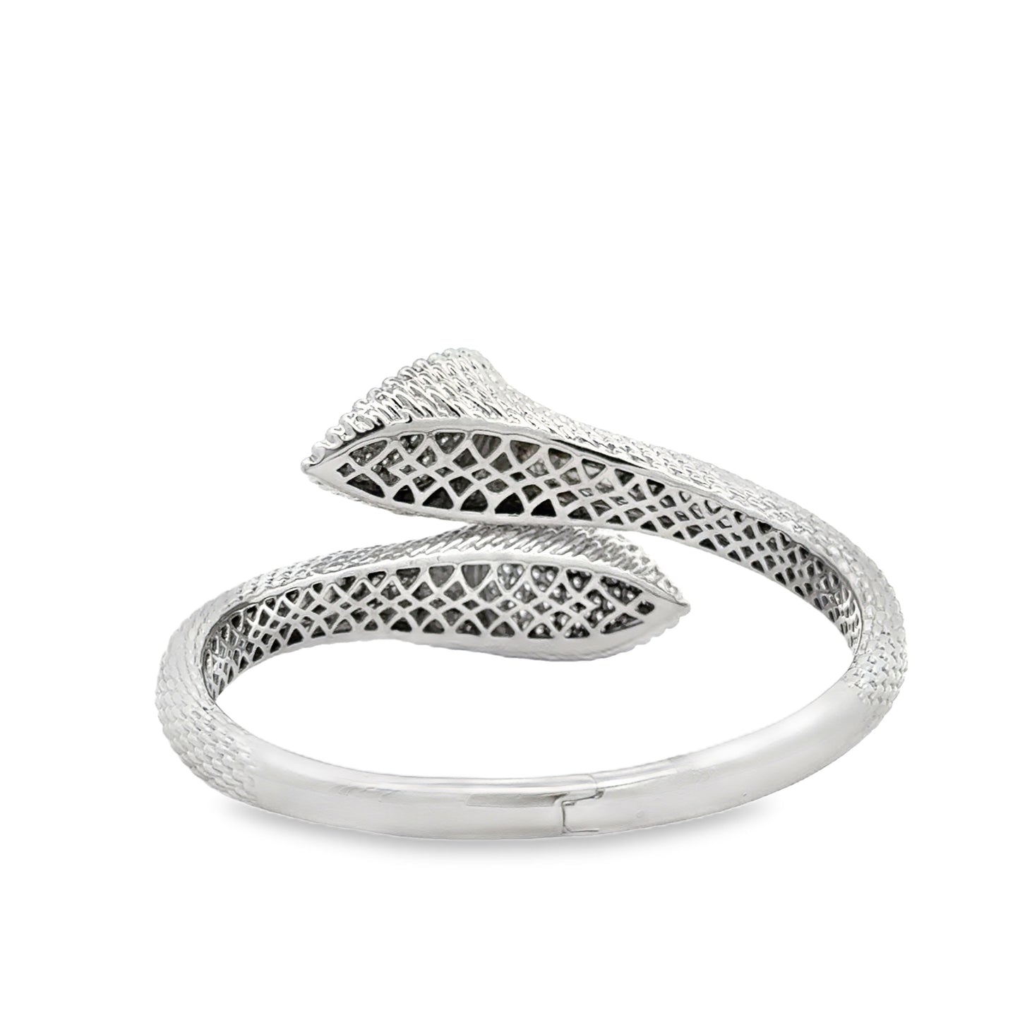18k White Gold 2.17ctw Round Brilliant Diamond Pavé Bangle Bracelet — reverse view