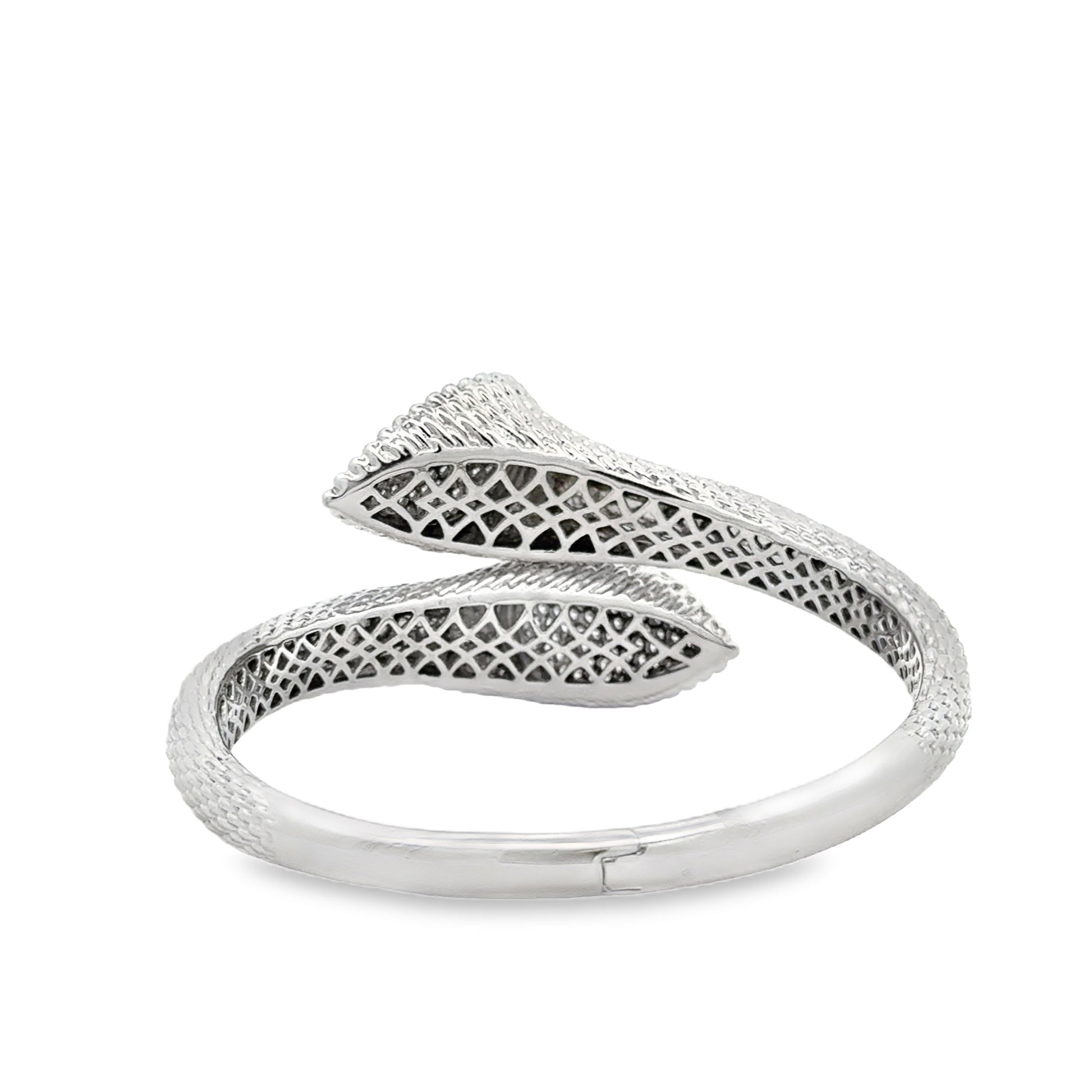 18k White Gold 2.17ctw Round Brilliant Diamond Pavé Bangle Bracelet — reverse view