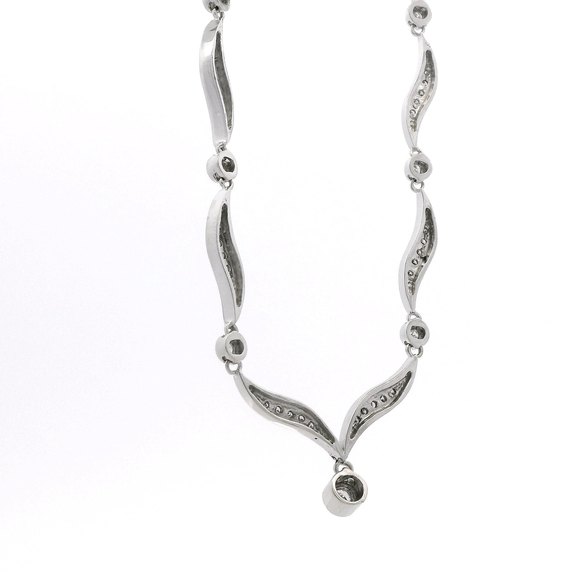 14k White Gold 0.90ctw Round Brilliant Diamond V-Shaped Necklace — photo 8 of 10