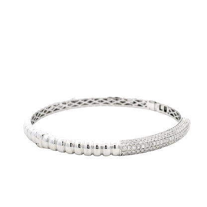 18k White Gold 1.30ctw Round Brilliant Diamond Pavé Scalloped Bangle Bracelet — photo 8 of 10