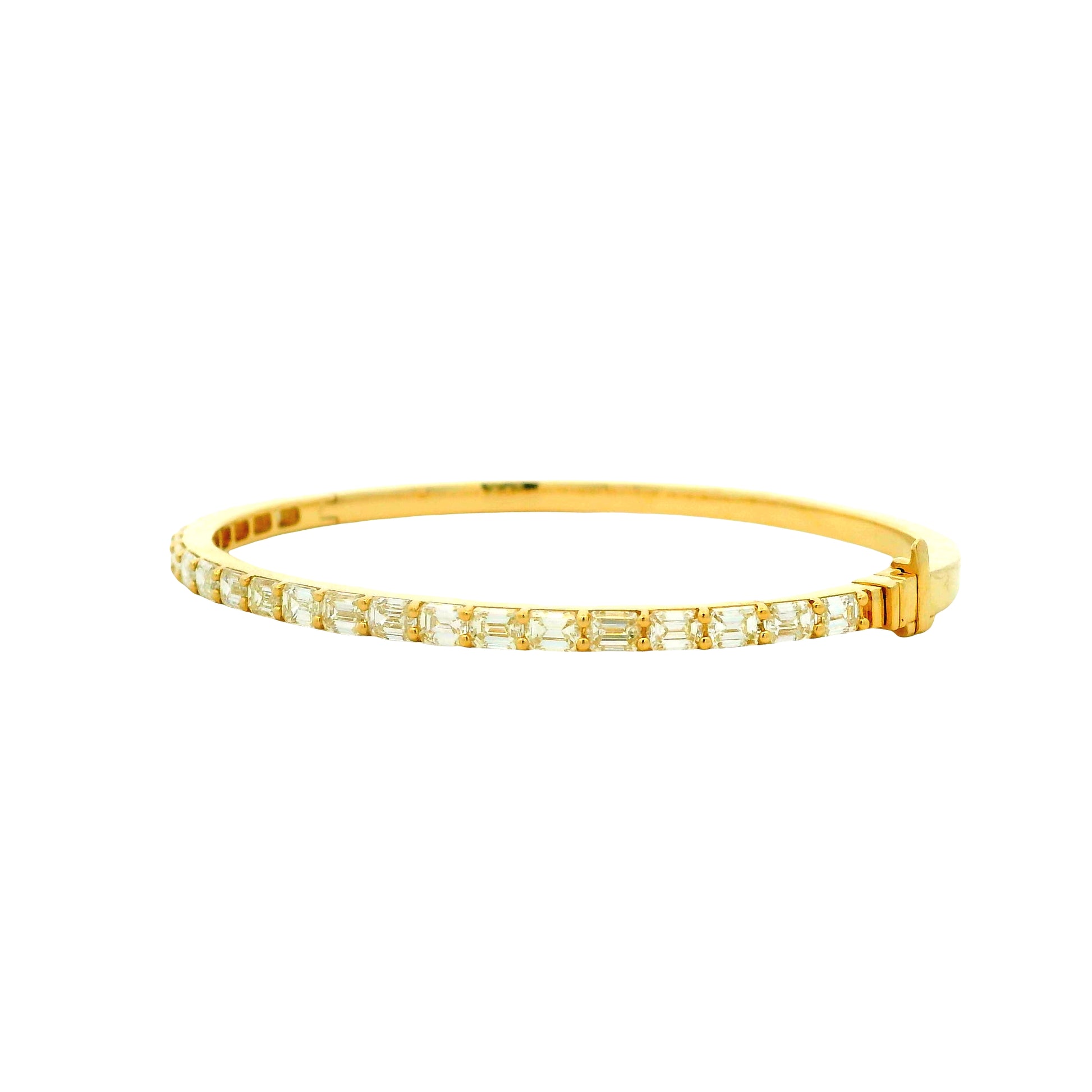 14k Yellow Gold 3.14ctw Emerald Cut Diamond Bangle Bracelet — photo 9 of 11