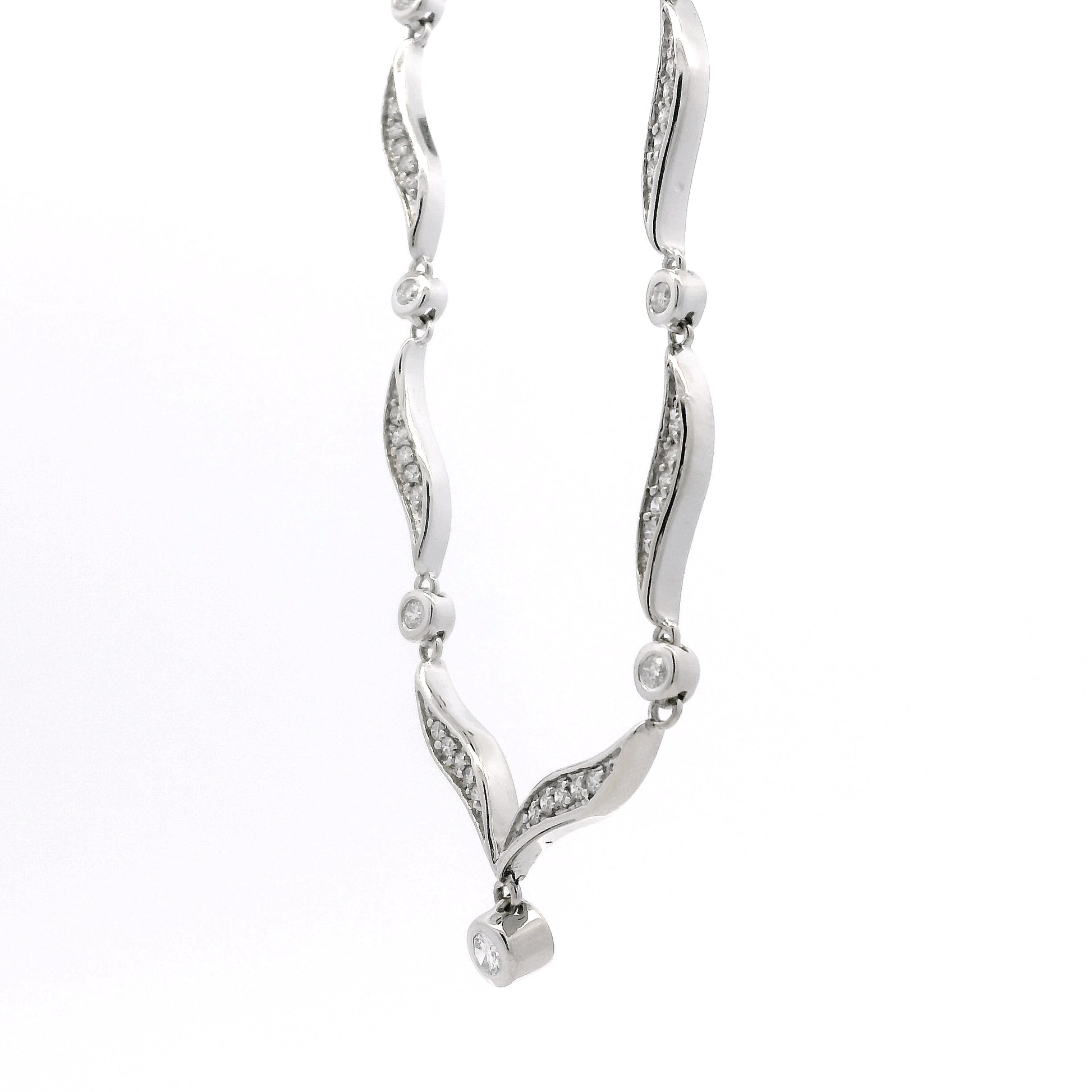 14k White Gold 0.90ctw Round Brilliant Diamond V-Shaped Necklace — photo 9 of 10