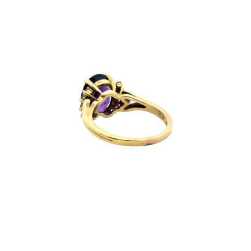 18k Yellow Gold 0.25ctw Diamond and Oval Amethyst Ring