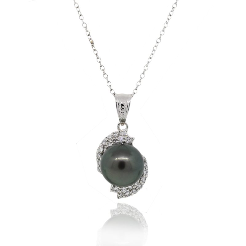 18k White Gold 0.60ctws Diamond Black Pearl Chain Necklace