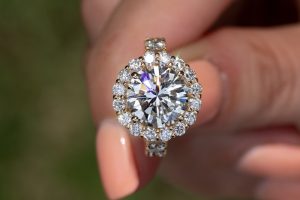 4 carat round brilliant diamond