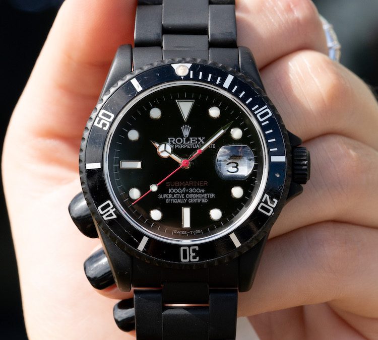 black submariner watch