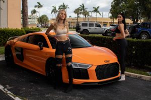 ORANGE AUDI R8