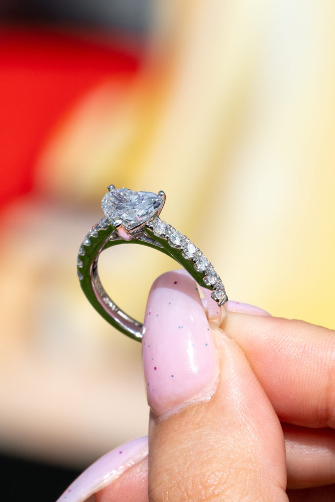 choosing a prong set engagement ring