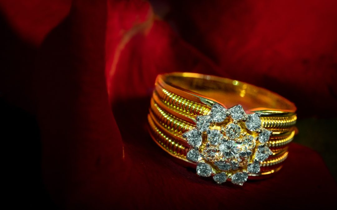 The Perfect Choice: Yellow Gold Cluster Diamond Ring